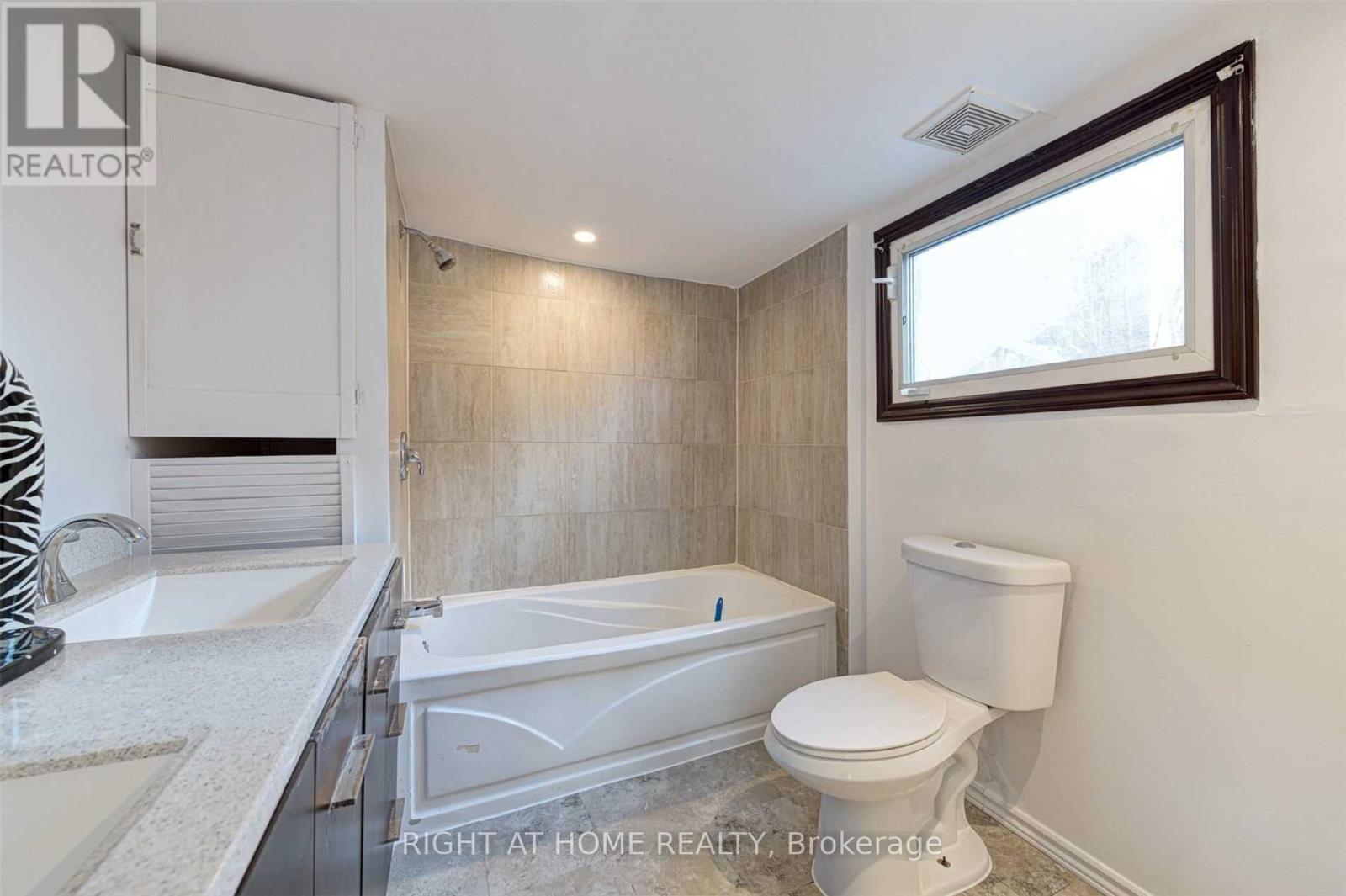 Main Fl - 5 William Street, Brampton, Ontario  L6V 1L3 - Photo 16 - W13694440