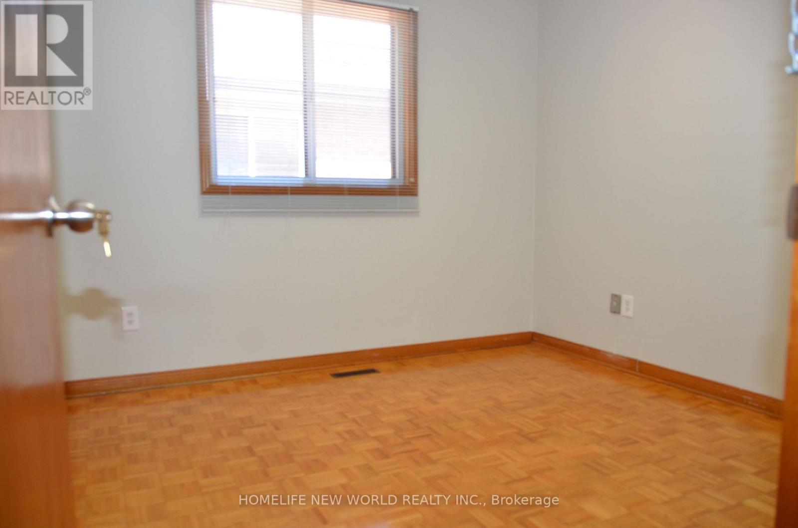 6 Privet Road, Toronto, Ontario  M3M 1C1 - Photo 14 - W13694478