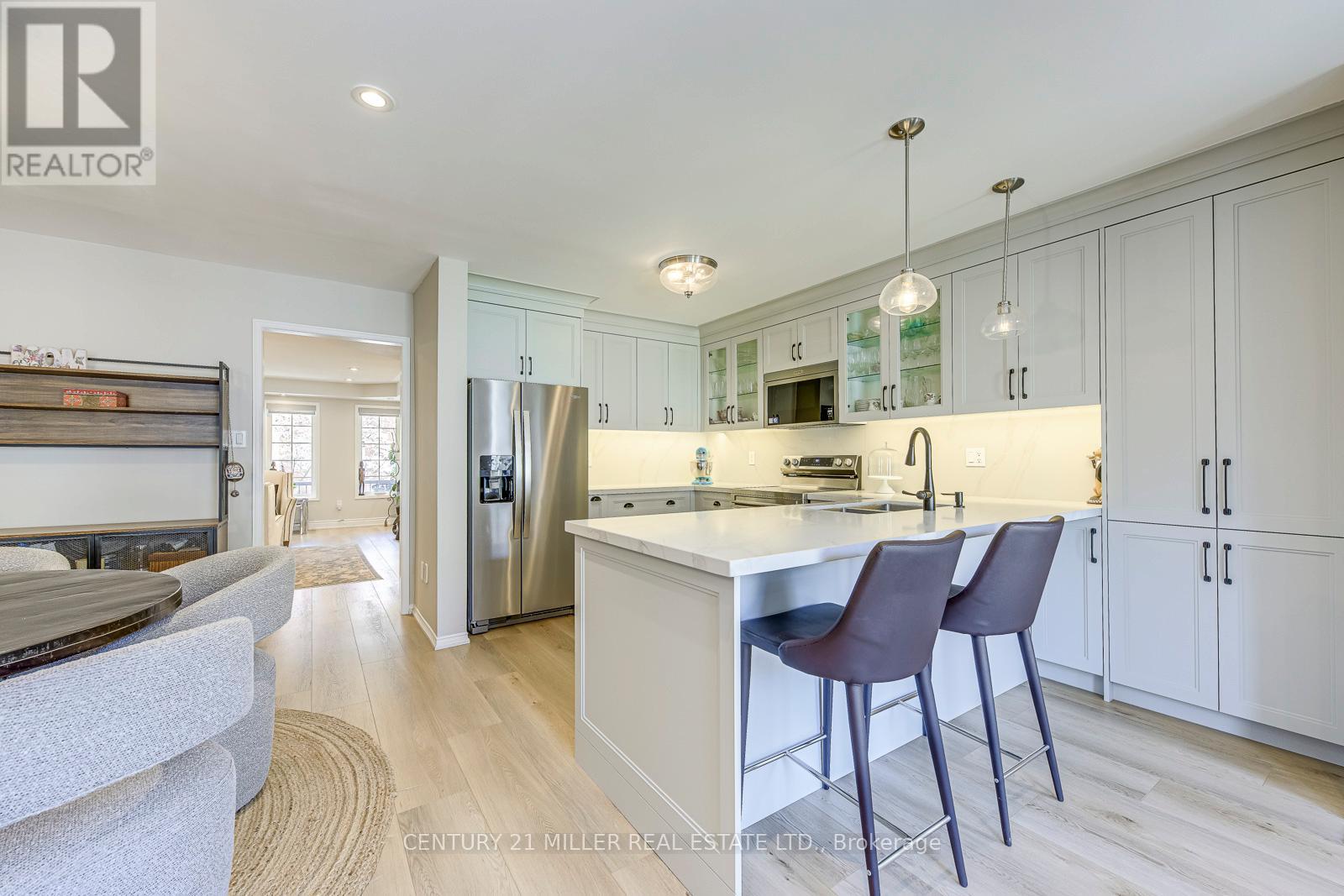 215 Roxton Road, Oakville, Ontario  L6H 6M9 - Photo 13 - W13694484