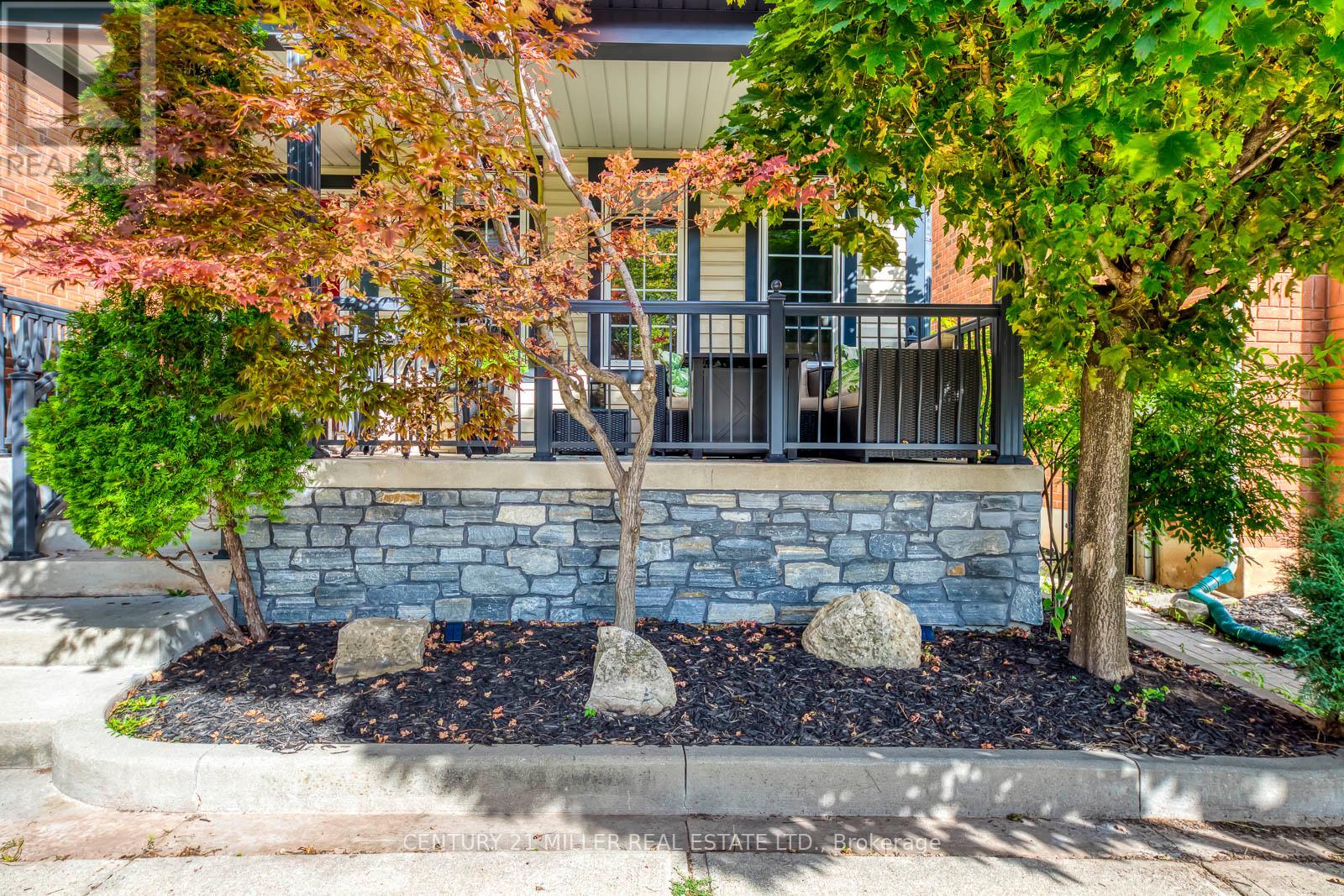 215 Roxton Road, Oakville, Ontario  L6H 6M9 - Photo 4 - W13694484