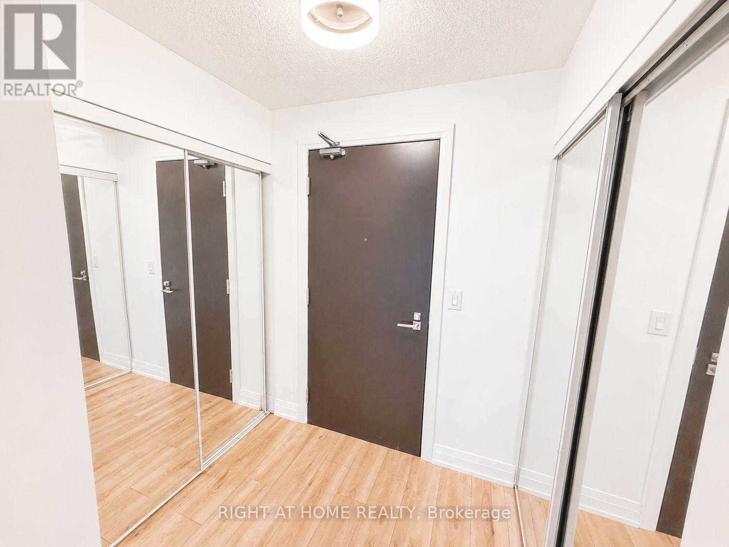 608 - 1 De Boers Drive, Toronto, Ontario  M3J 0G6 - Photo 4 - W13694550