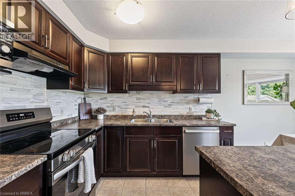 783 Frontenac Crescent, Woodstock, Ontario  N4V 0B1 - Photo 14 - 40856464