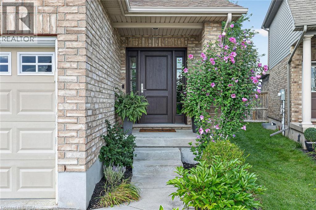 783 Frontenac Crescent, Woodstock, Ontario  N4V 0B1 - Photo 2 - 40856464
