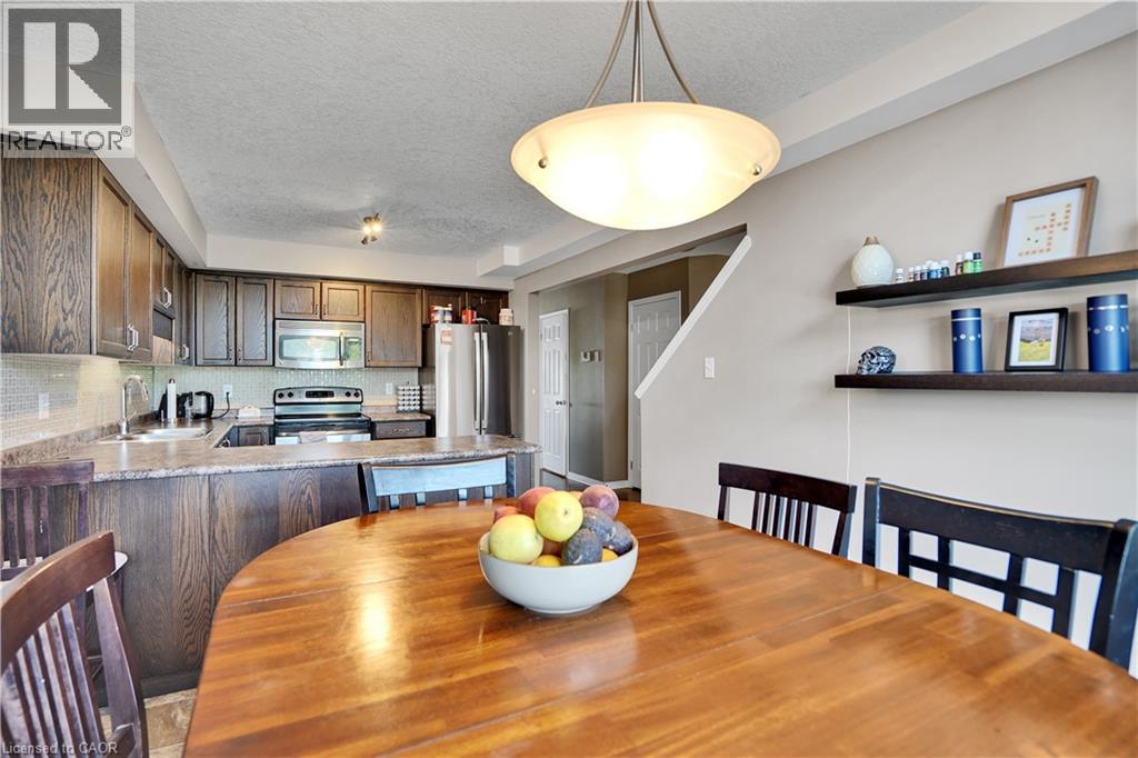 60 Featherstone Street, Kitchener, Ontario  N2R 1Z2 - Photo 10 - 40847932
