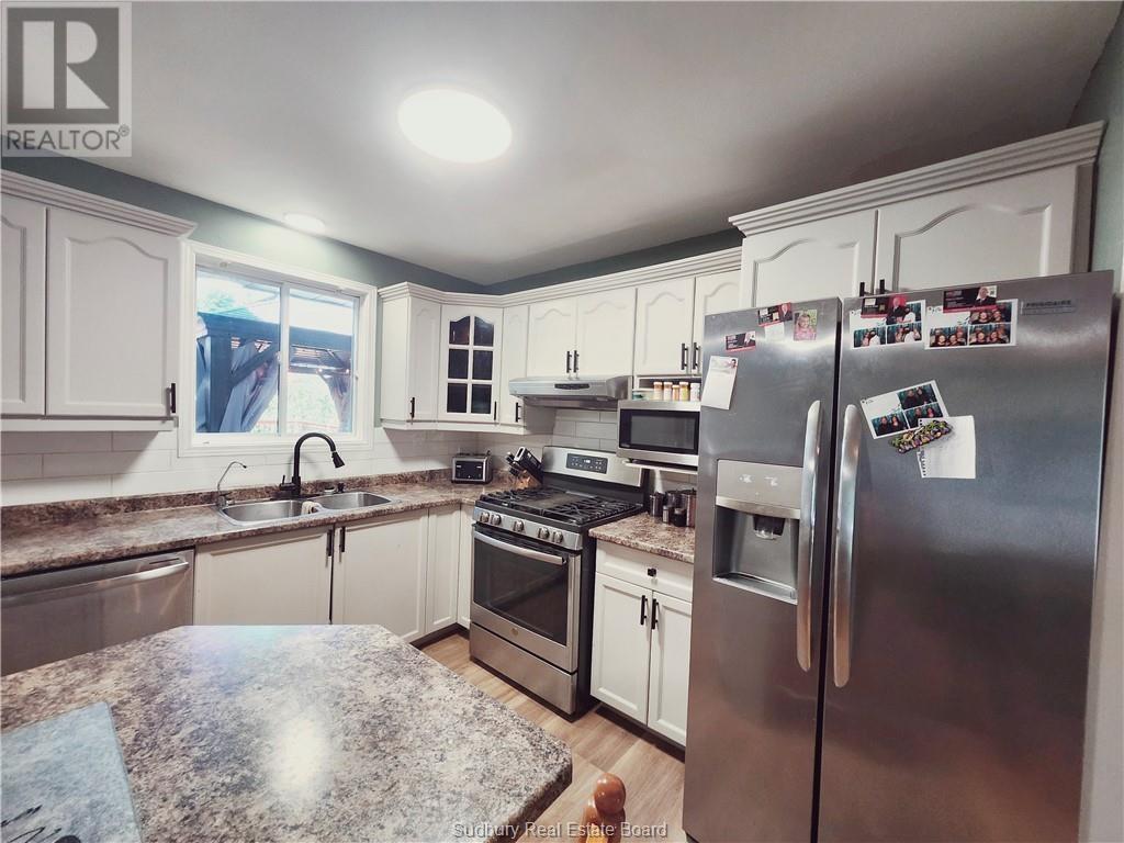 155 Ridgemount Avenue, Sudbury, Ontario  P3B 3W4 - Photo 7 - 2129916