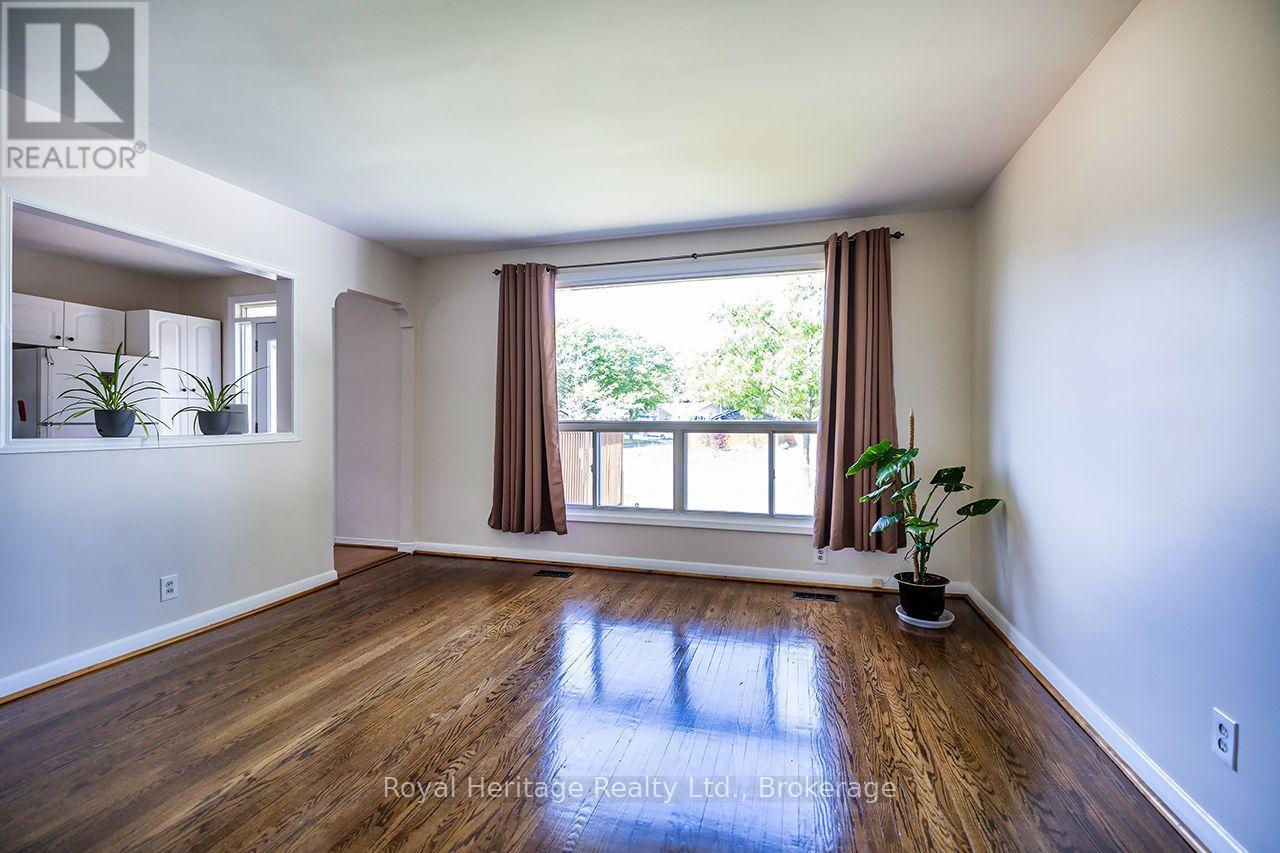 42 Thorncroft Crescent, Ajax, Ontario  L1S 2S2 - Photo 12 - E13694580