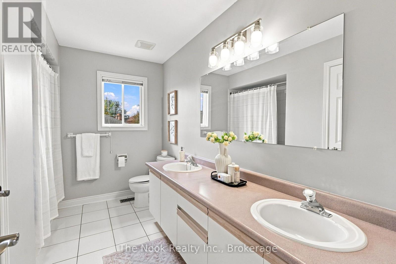 57 Finnegan Place, Whitby, Ontario L1R 2K9 - Photo 38 - E13694586