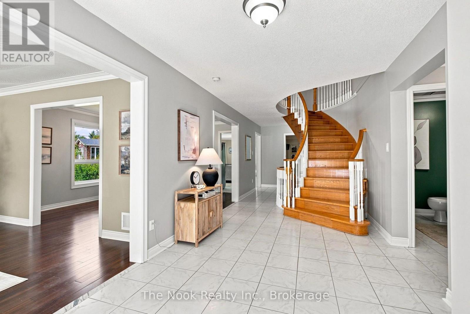 57 Finnegan Place, Whitby, Ontario L1R 2K9 - Photo 4 - E13694586