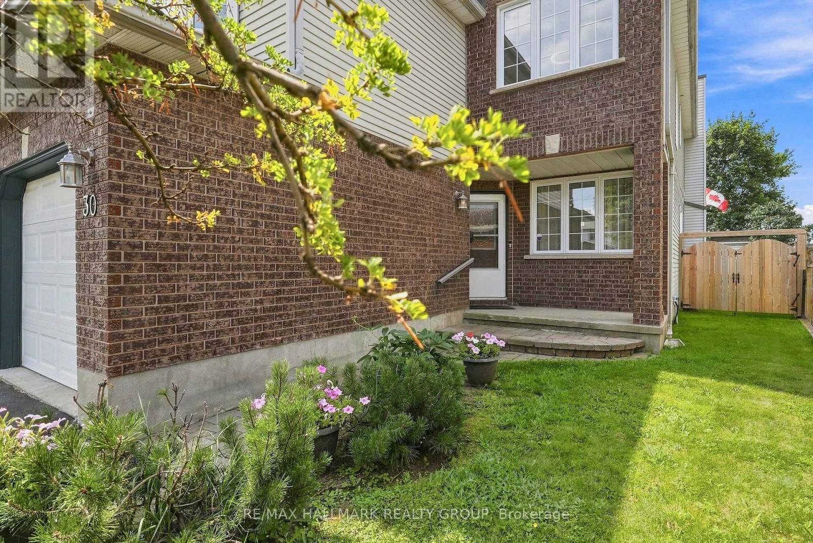 30 Rowe Drive, Ottawa, Ontario  K2L 3Y3 - Photo 2 - X13694584