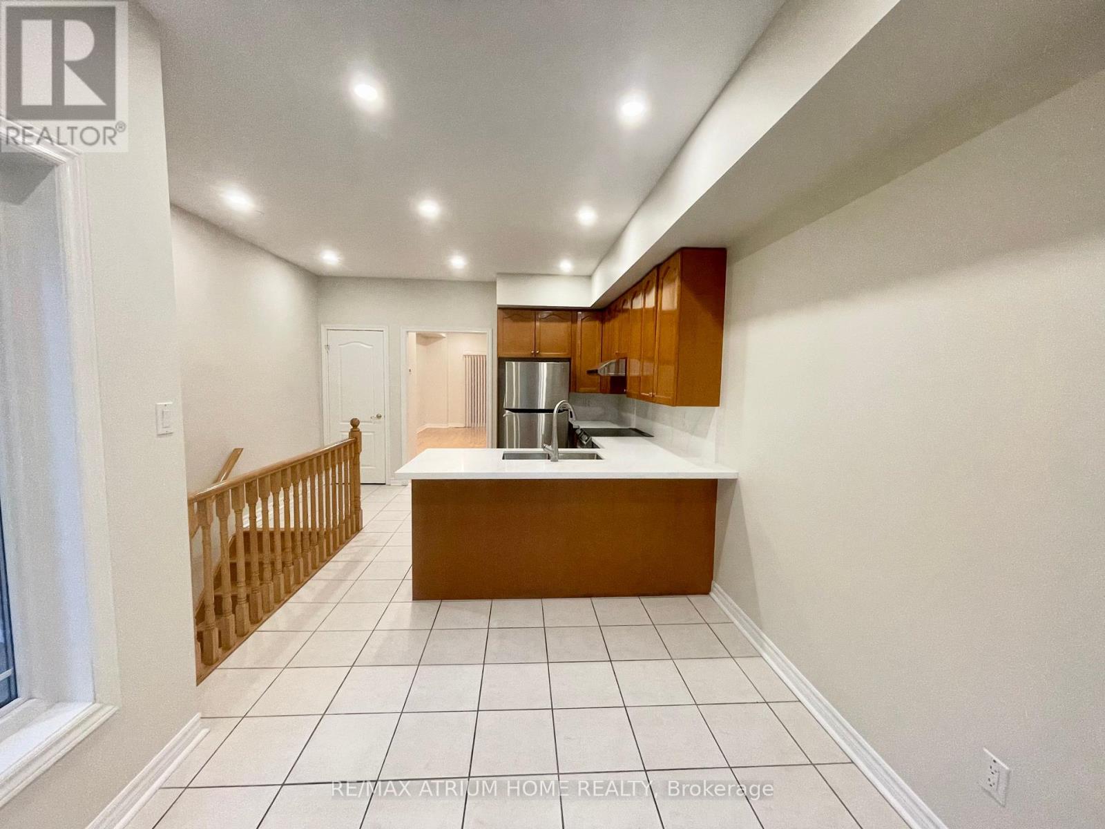 10 William Poole Way, Toronto, Ontario  M2N 7A7 - Photo 5 - C13694590