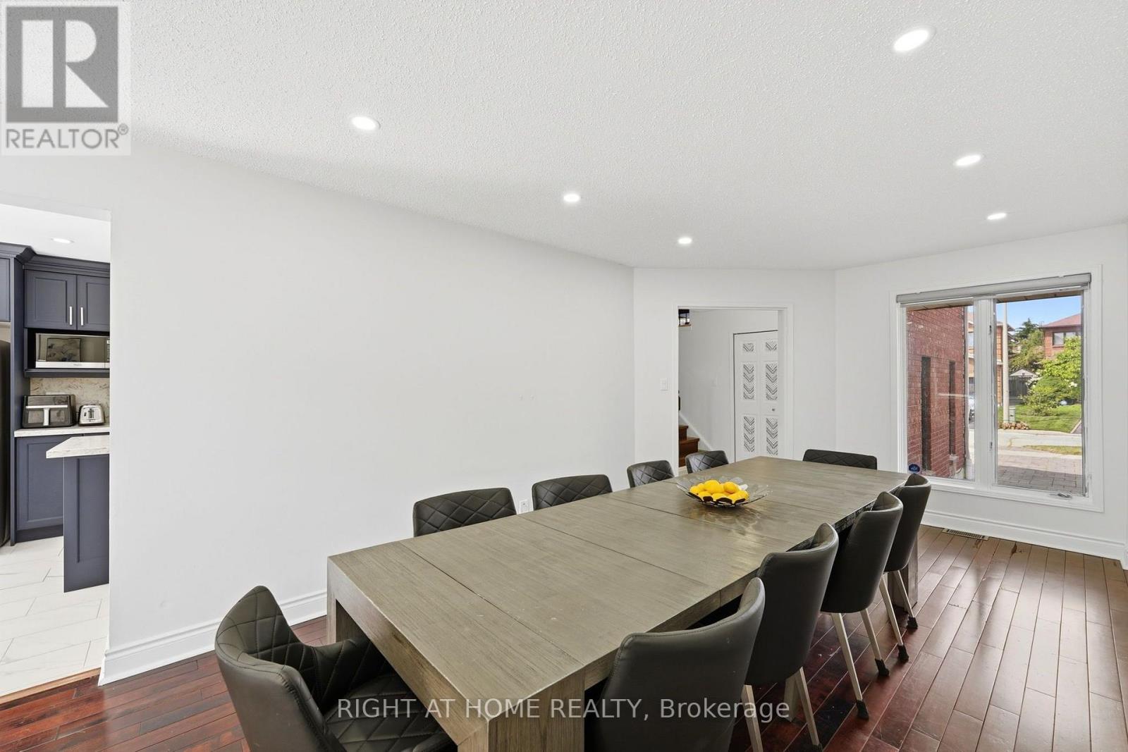 2295 Wildwood Crescent, Pickering, Ontario  L1X 2R8 - Photo 11 - E13694594