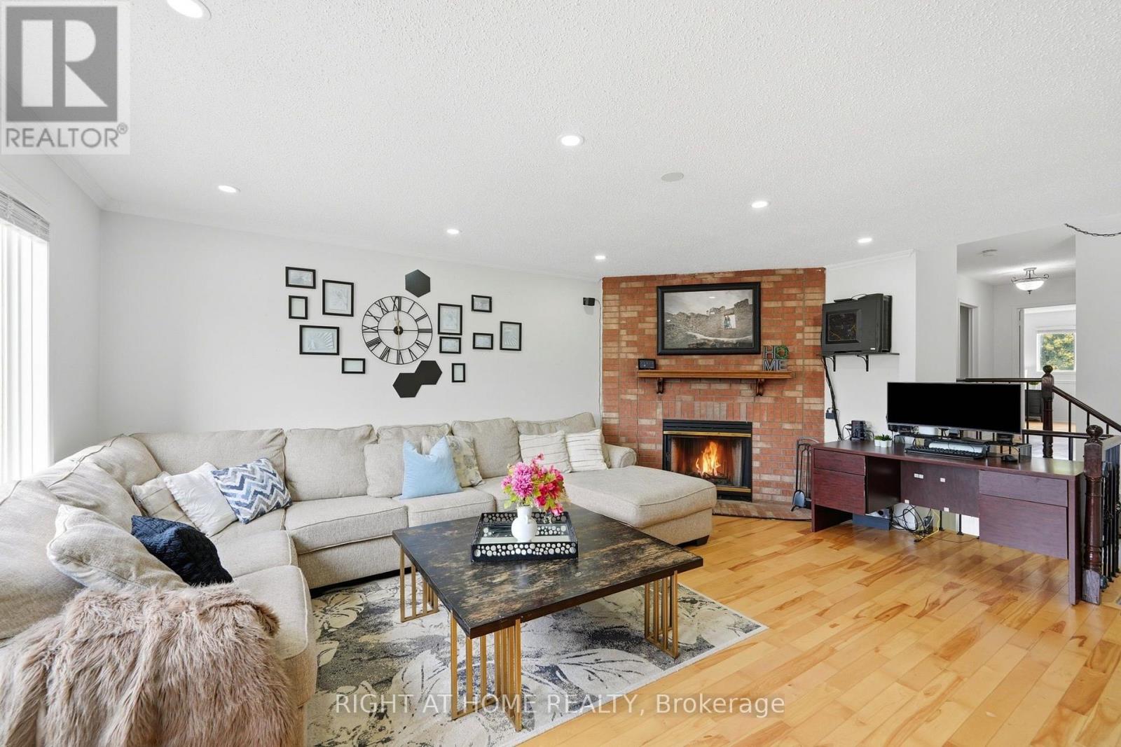 2295 Wildwood Crescent, Pickering, Ontario  L1X 2R8 - Photo 14 - E13694594