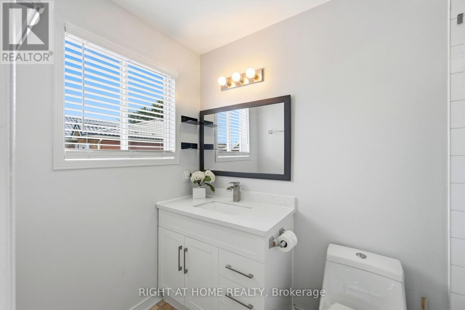 2295 Wildwood Crescent, Pickering, Ontario  L1X 2R8 - Photo 18 - E13694594