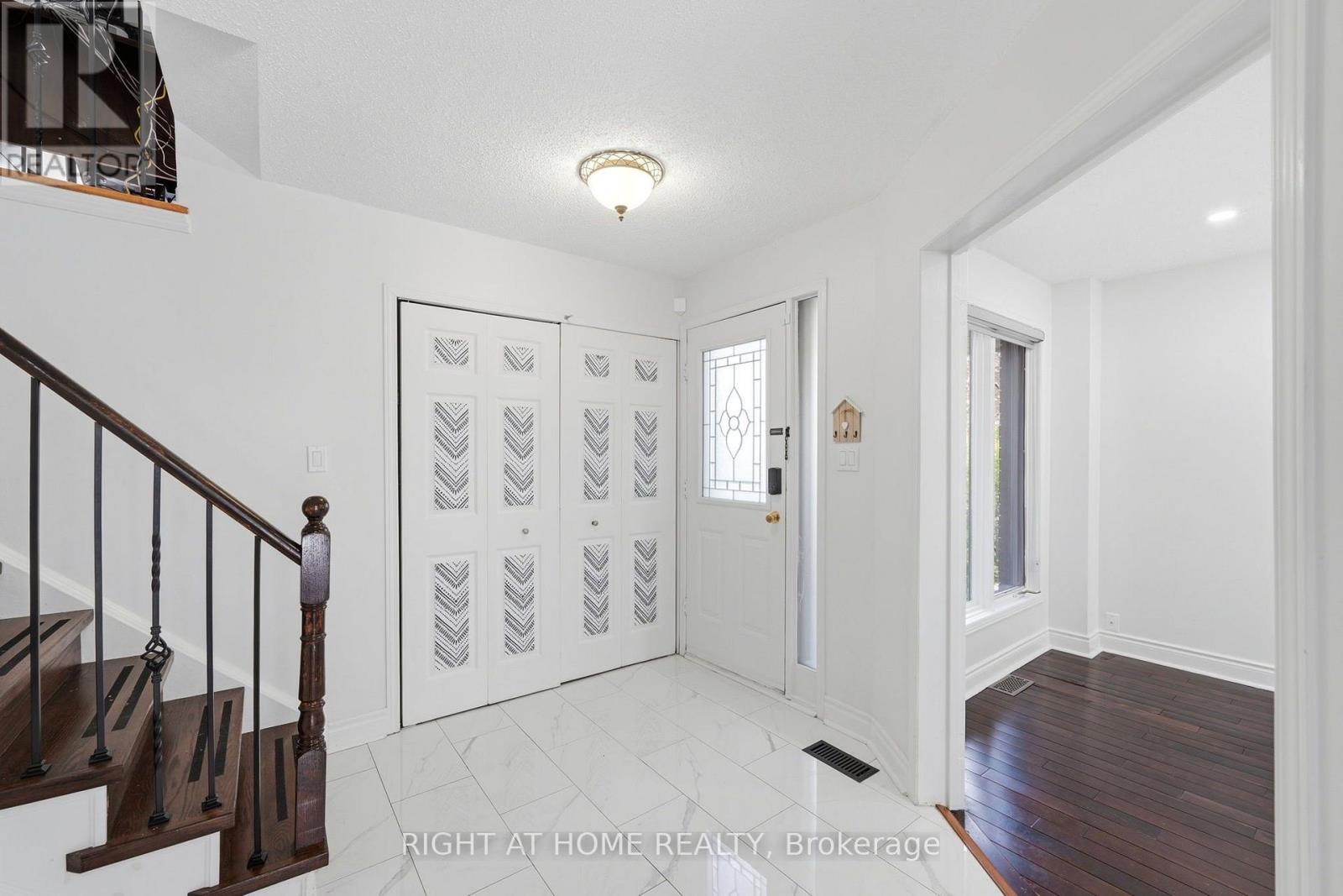 2295 Wildwood Crescent, Pickering, Ontario  L1X 2R8 - Photo 3 - E13694594
