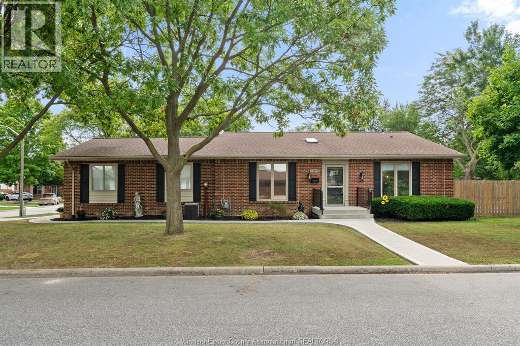 MLS# 26020194: 3210 Halpin ROAD, Windsor, Canada