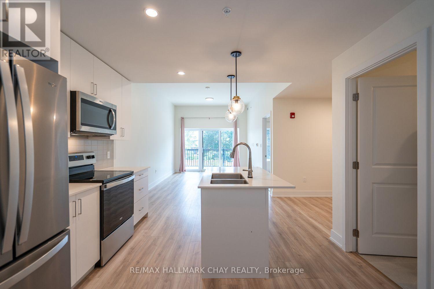 203 - 121 Mary Street, Clearview, Ontario  L0M 1G0 - Photo 10 - S13694574