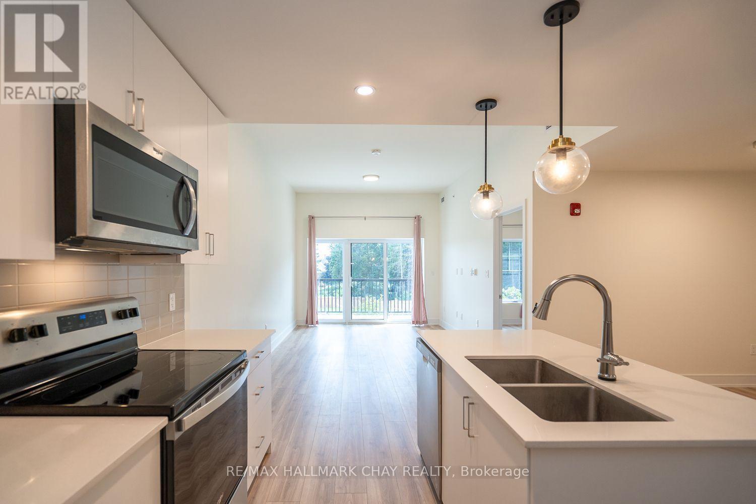 203 - 121 Mary Street, Clearview, Ontario  L0M 1G0 - Photo 11 - S13694574