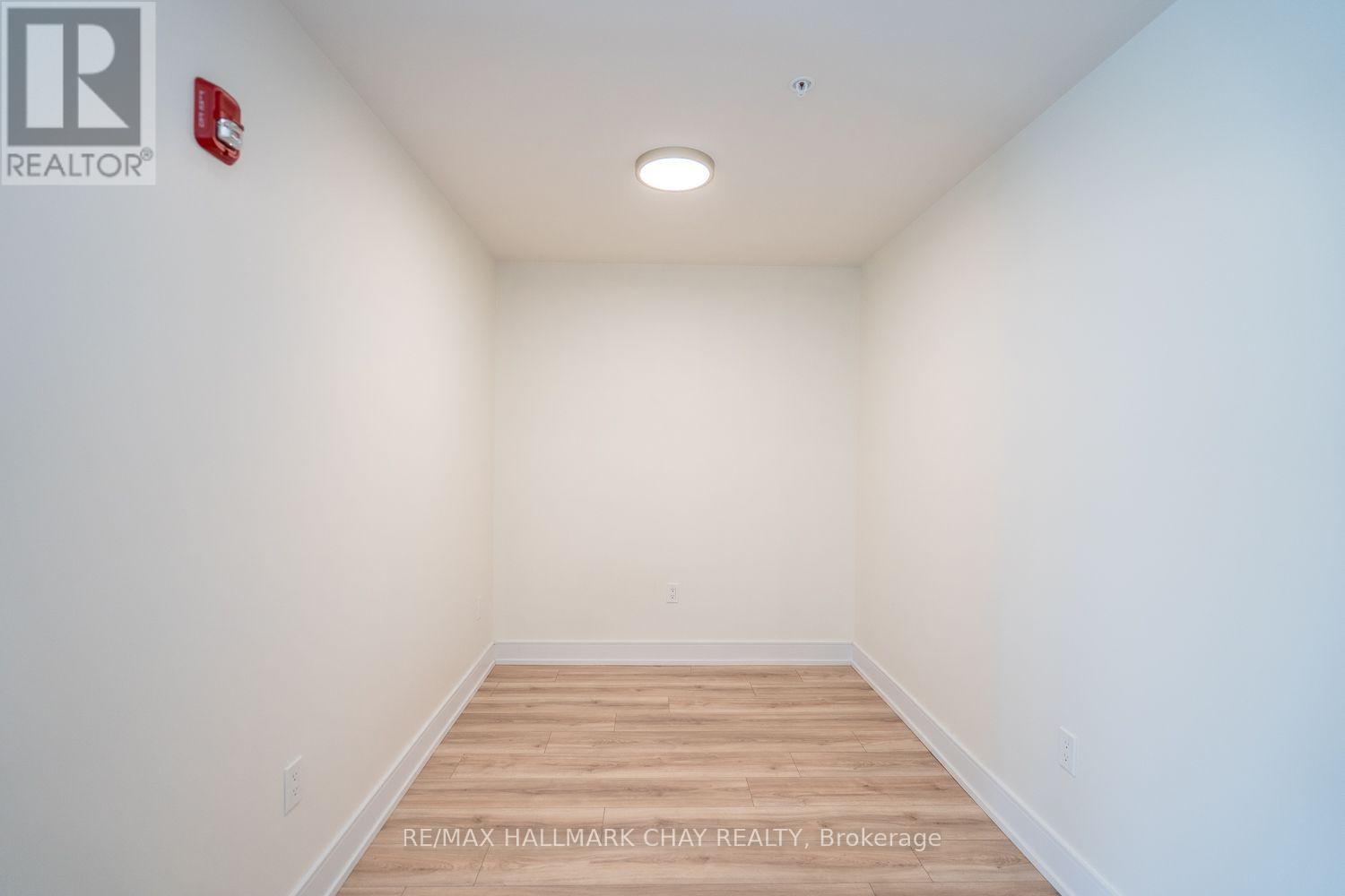 203 - 121 Mary Street, Clearview, Ontario  L0M 1G0 - Photo 14 - S13694574