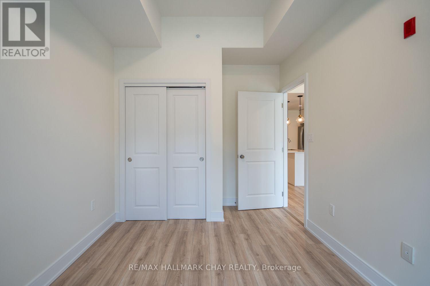 203 - 121 Mary Street, Clearview, Ontario  L0M 1G0 - Photo 16 - S13694574