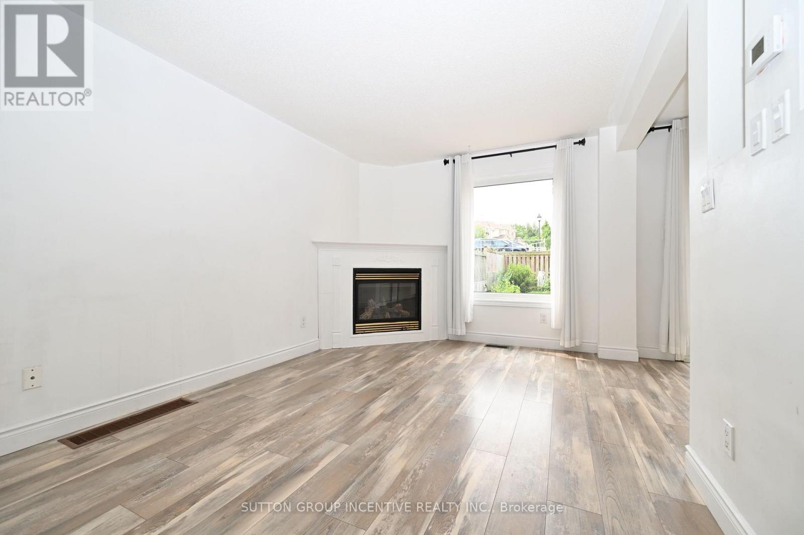 233 Stanley Street, Barrie (East Bayfield), Ontario  L4M 6X9 - Photo 3 - S13694624