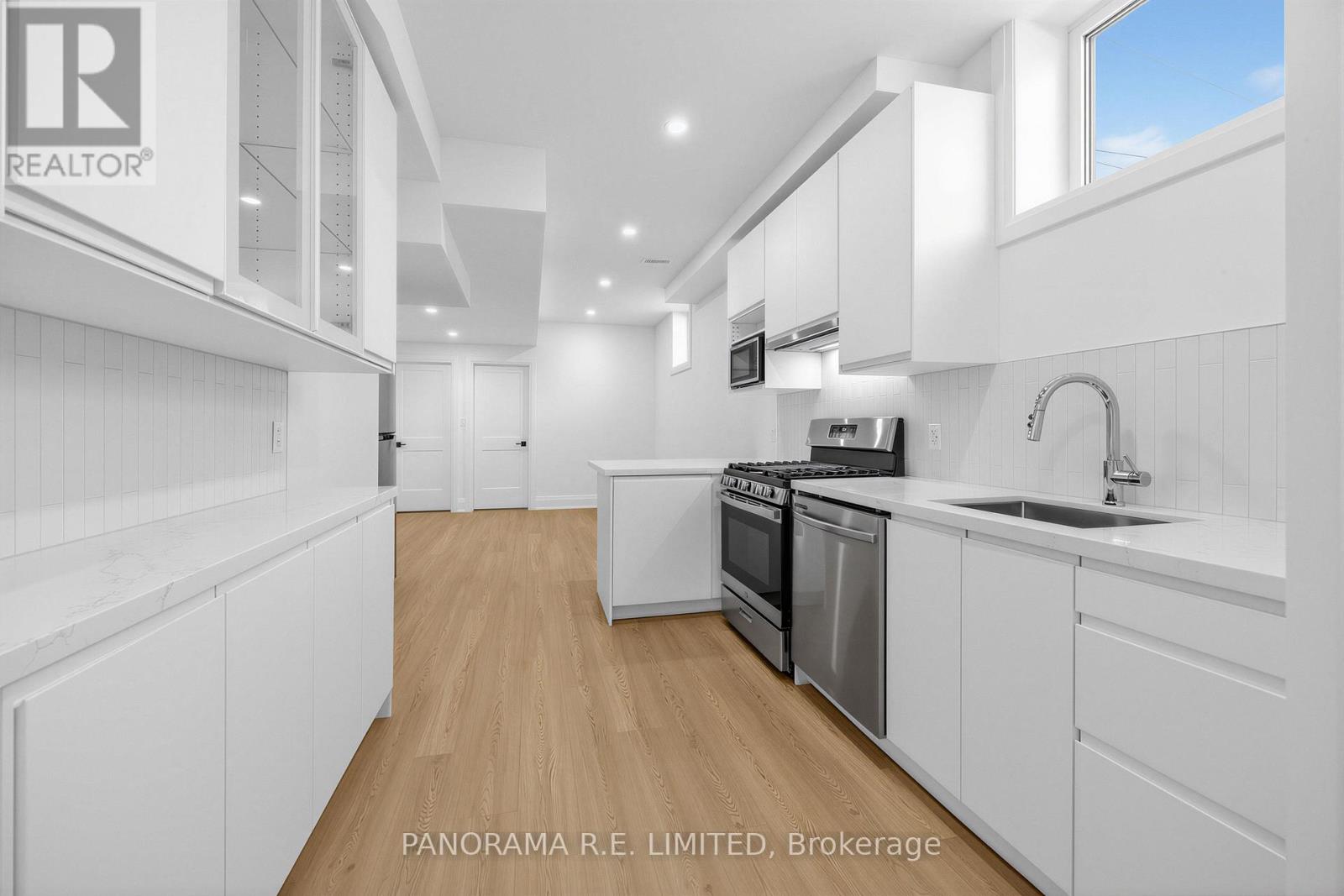 Lower - 606 Abana Road, Mississauga, Ontario  L5A 1H4 - Photo 3 - W13694600