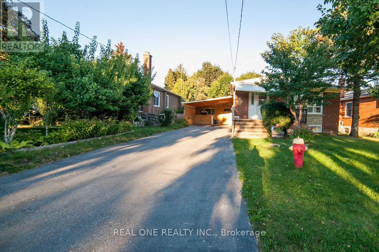 375 Neal Drive, Richmond Hill, Ontario  L4C 3L6 - Photo 5 - N13691614