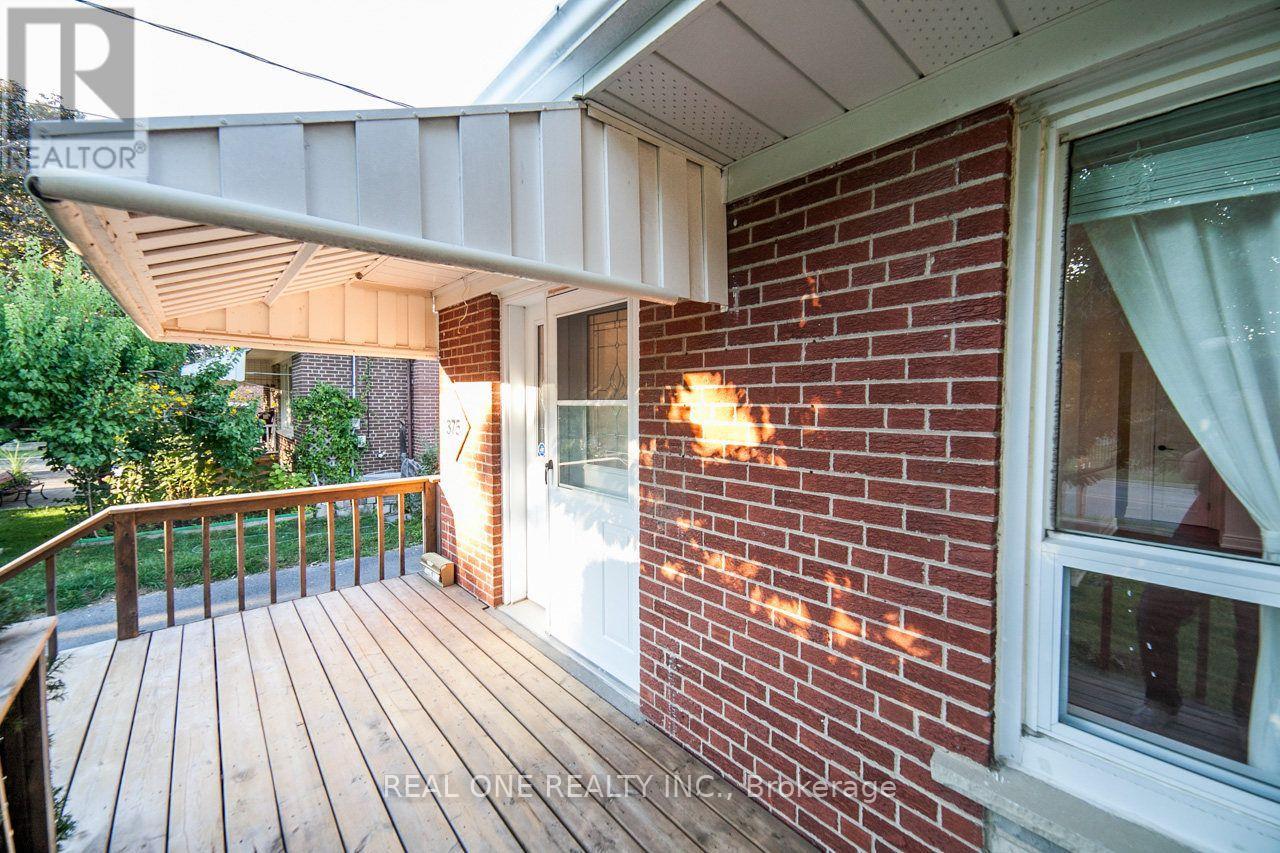 375 Neal Drive, Richmond Hill, Ontario  L4C 3L6 - Photo 6 - N13691614