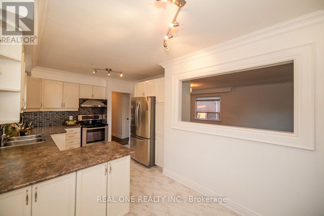375 Neal Drive, Richmond Hill, Ontario  L4C 3L6 - Photo 13 - N13691614