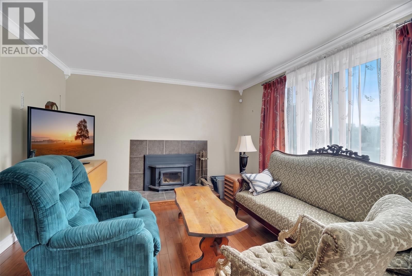 26 Lloyd Crescent, St. John's — photo 11