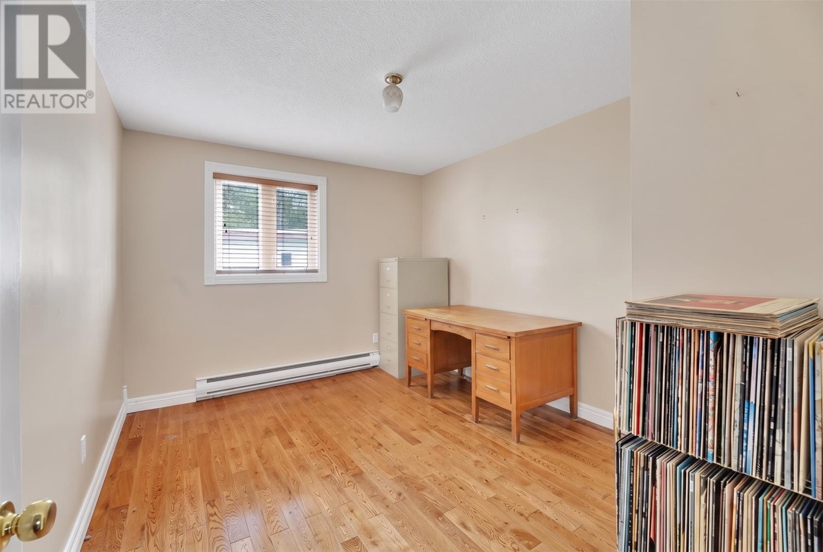 26 Lloyd Crescent, St. John's — photo 13