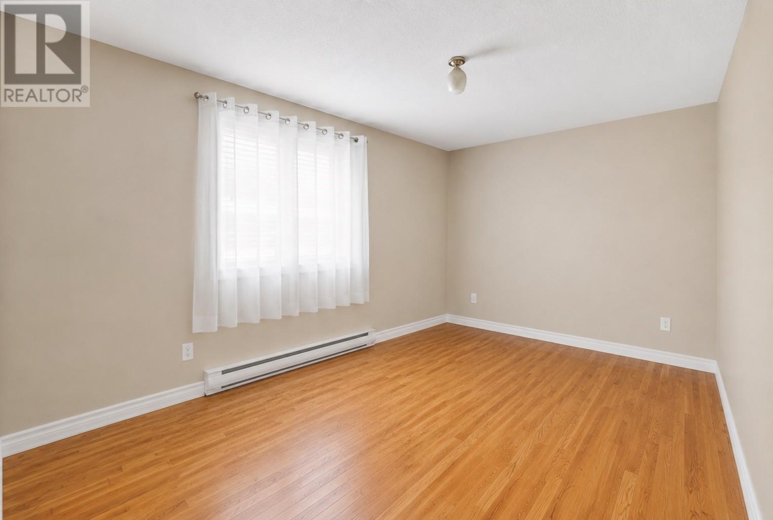 26 Lloyd Crescent, St. John's — photo 14
