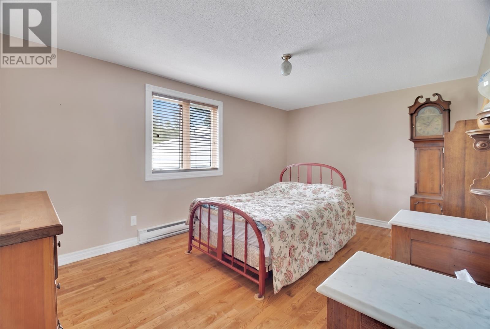 26 Lloyd Crescent, St. John's — photo 15