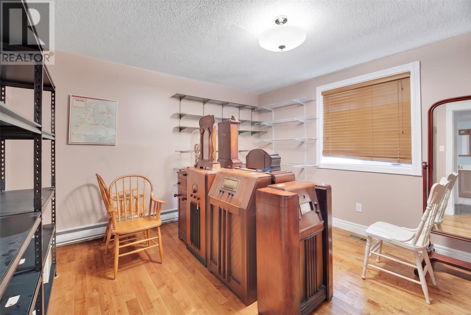 26 Lloyd Crescent, St. John's — photo 17