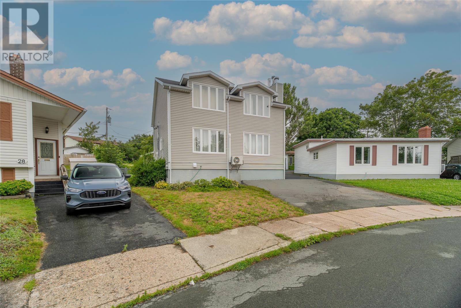 26 Lloyd Crescent, St. John's — photo 2