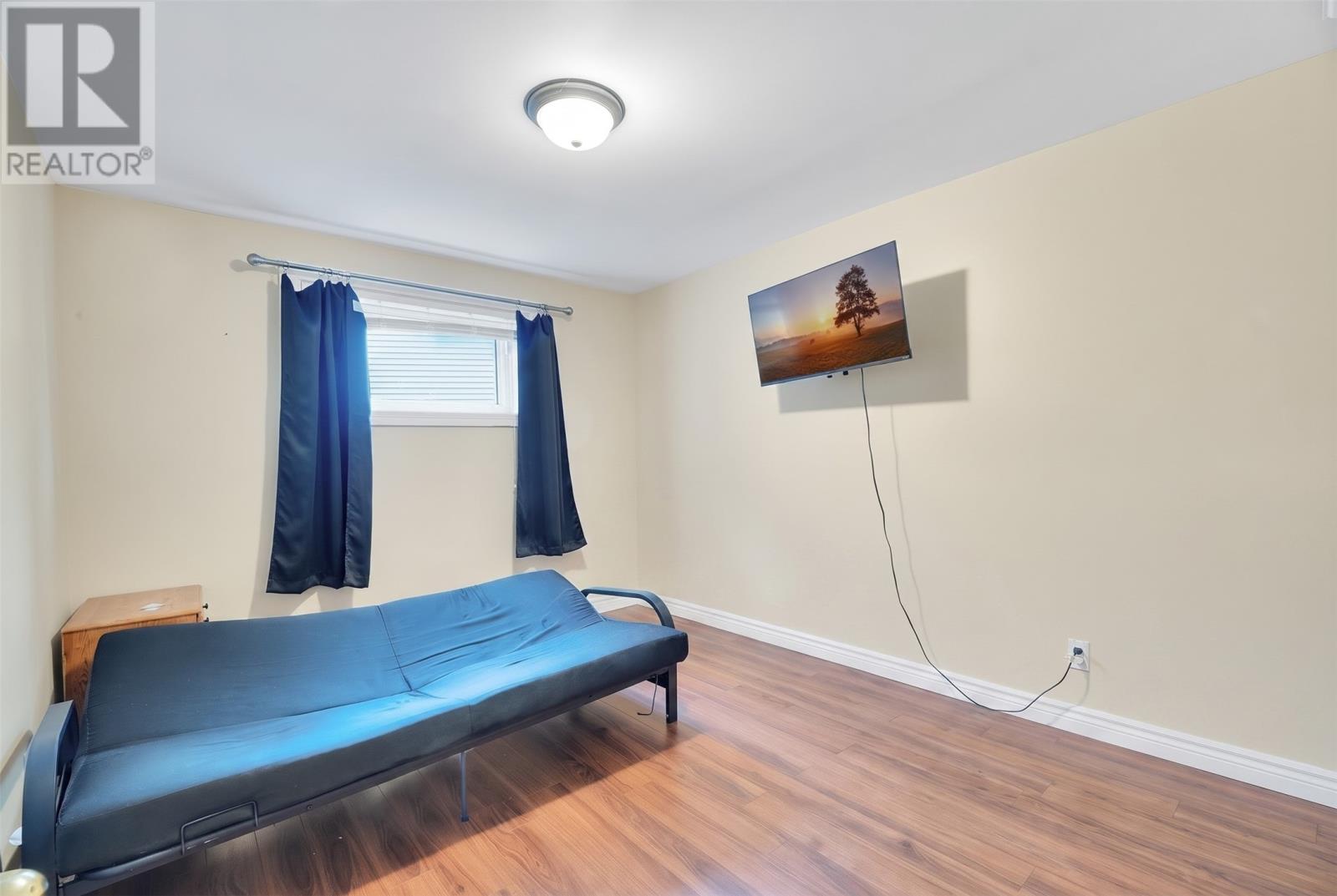 26 Lloyd Crescent, St. John's — photo 23