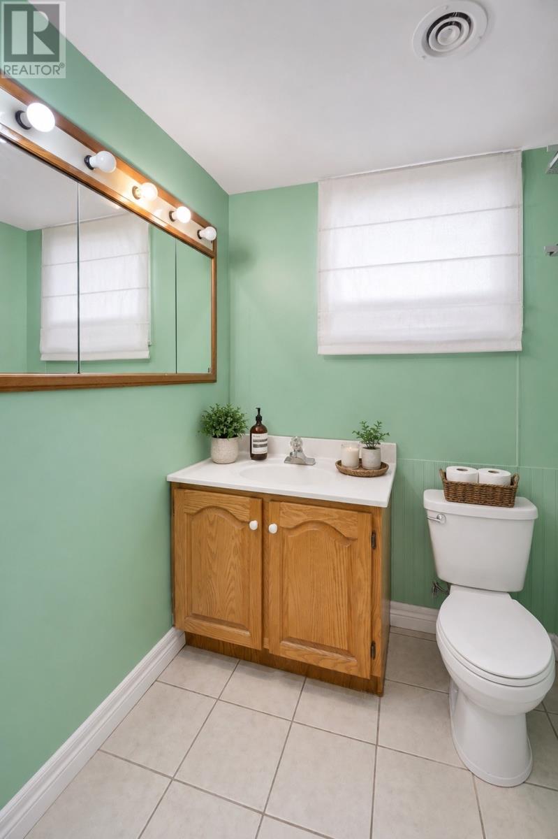 26 Lloyd Crescent, St. John's — photo 32