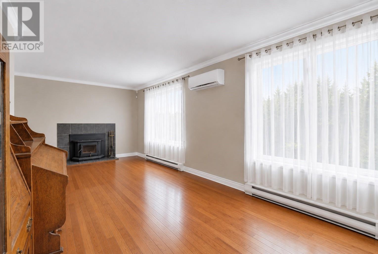 26 Lloyd Crescent, St. John's — photo 8