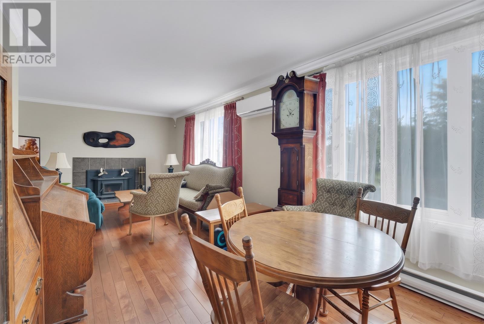 26 Lloyd Crescent, St. John's — photo 9