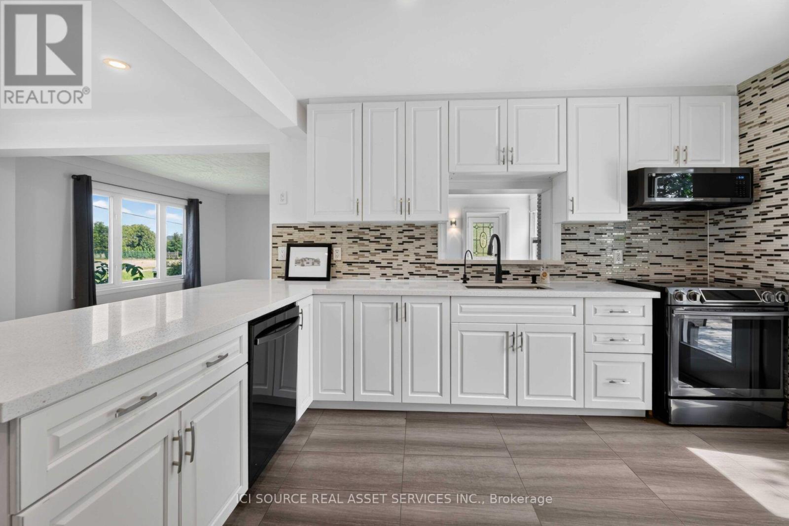 4284 Fly Road, Lincoln, Ontario  L0R 1G0 - Photo 13 - X13694592