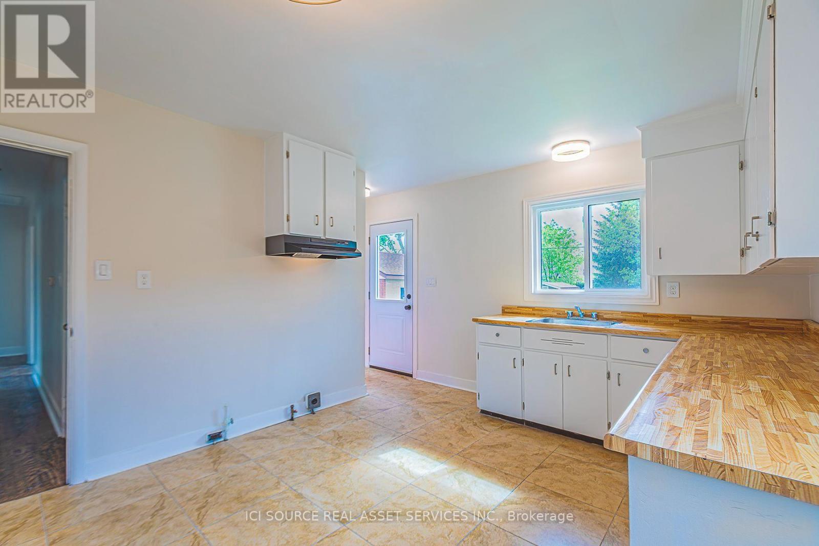 3768 Dorchester Road, Niagara Falls, Ontario  L2J 3A7 - Photo 4 - X13694612