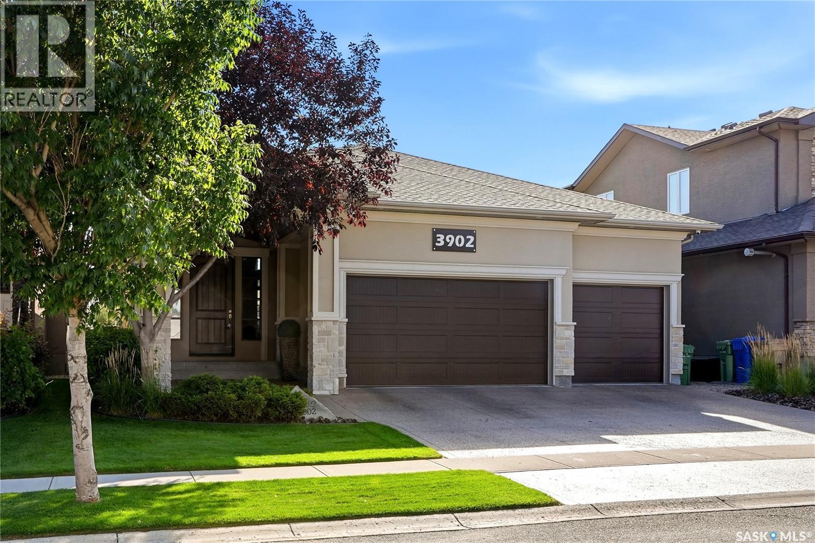 3902 Goldfinch Way, Regina, Saskatchewan  S4V 1S3 - Photo 2 - SK046038