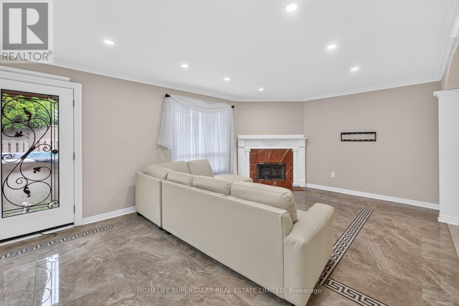 1584 Greenmount Street, Pickering, Ontario  L1X 2J1 - Photo 11 - E13685488