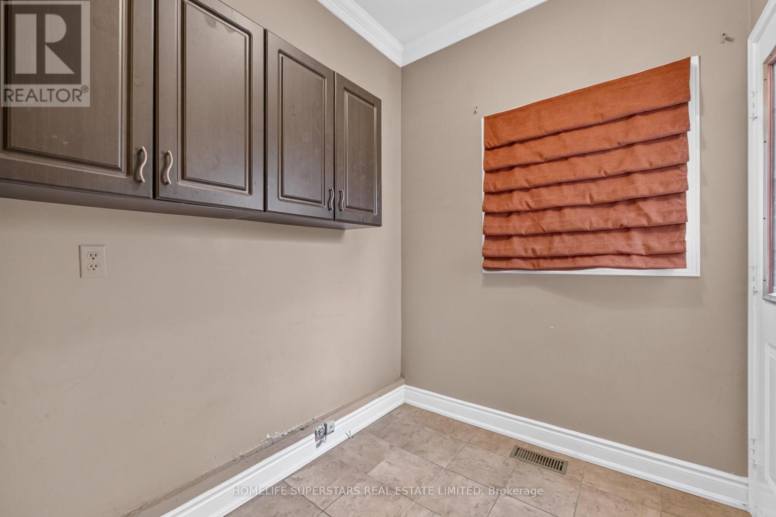 1584 Greenmount Street, Pickering, Ontario  L1X 2J1 - Photo 8 - E13685488