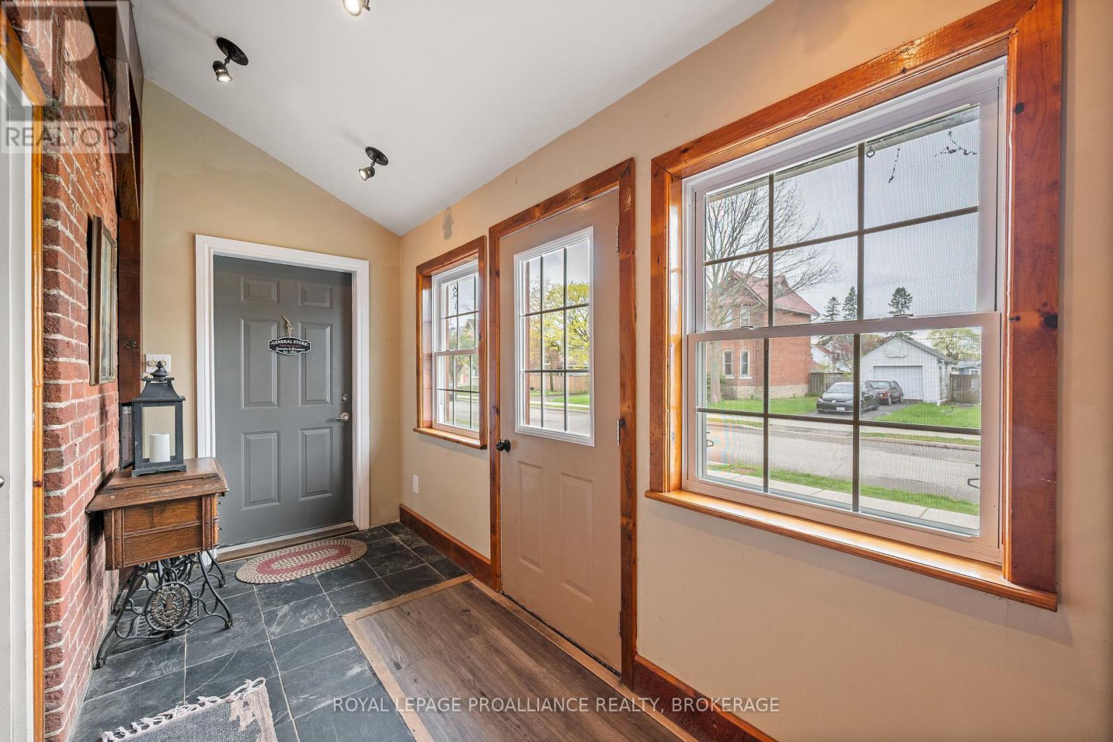 277 Brock Street, Gananoque, Ontario K7G 1K5 - Photo 5 - X13694666