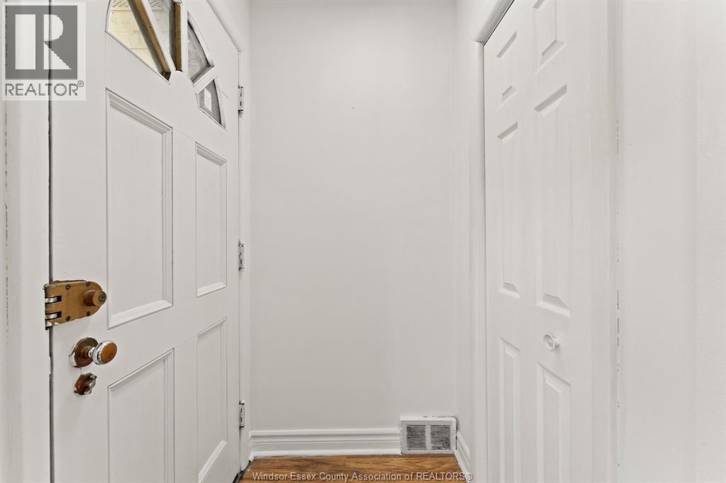 1905 Norfolk Street, Windsor, Ontario  N9E 1H6 - Photo 3 - 26020286