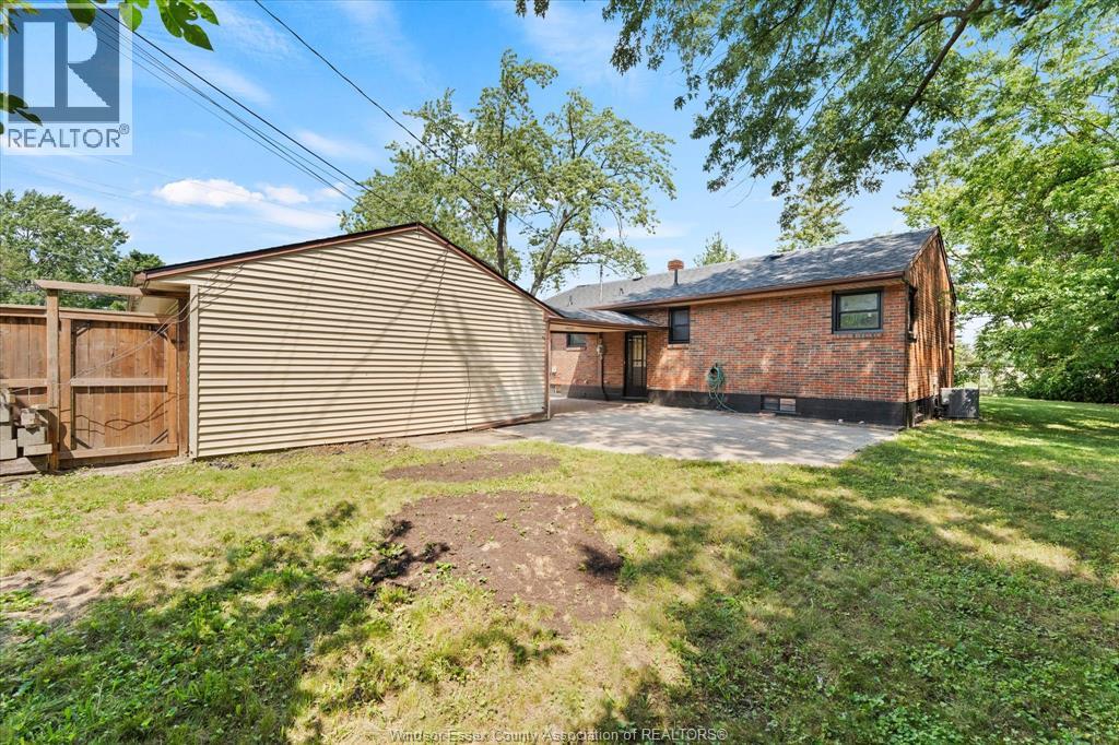 1905 Norfolk Street, Windsor, Ontario  N9E 1H6 - Photo 28 - 26020286