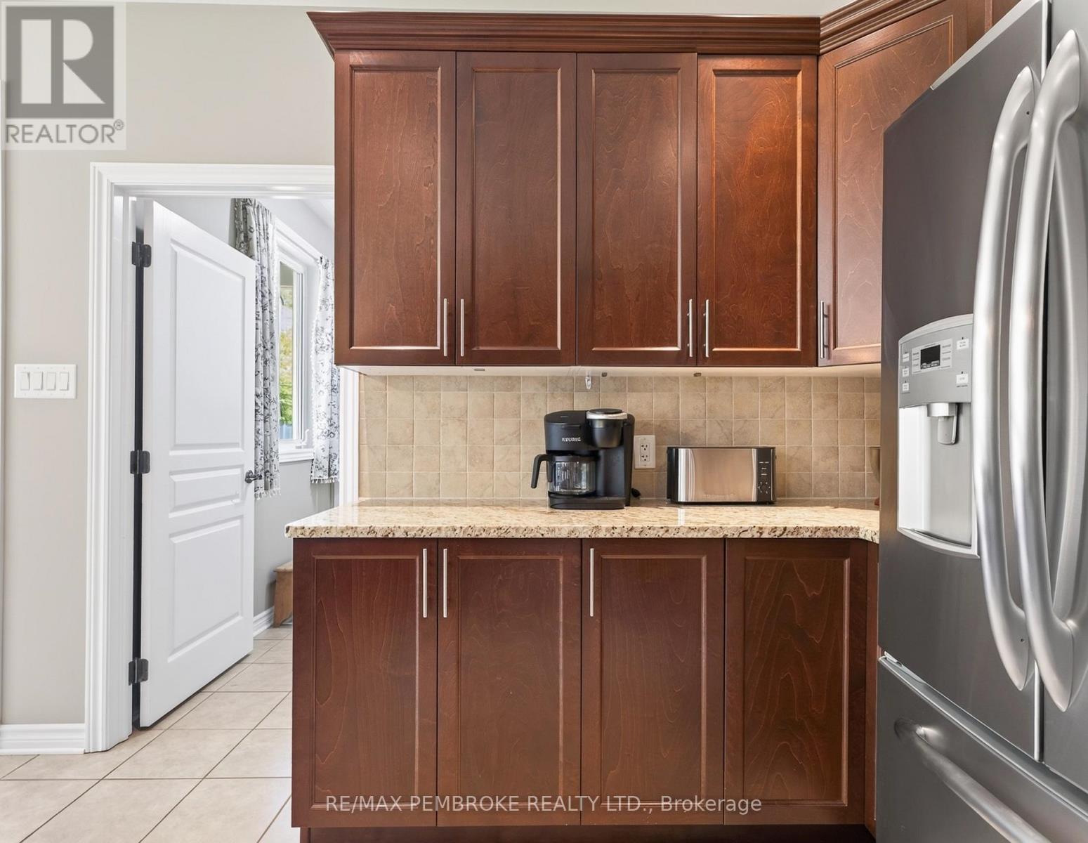 26 Bedard Boulevard, Petawawa, Ontario  K8H 0B7 - Photo 13 - X13694664