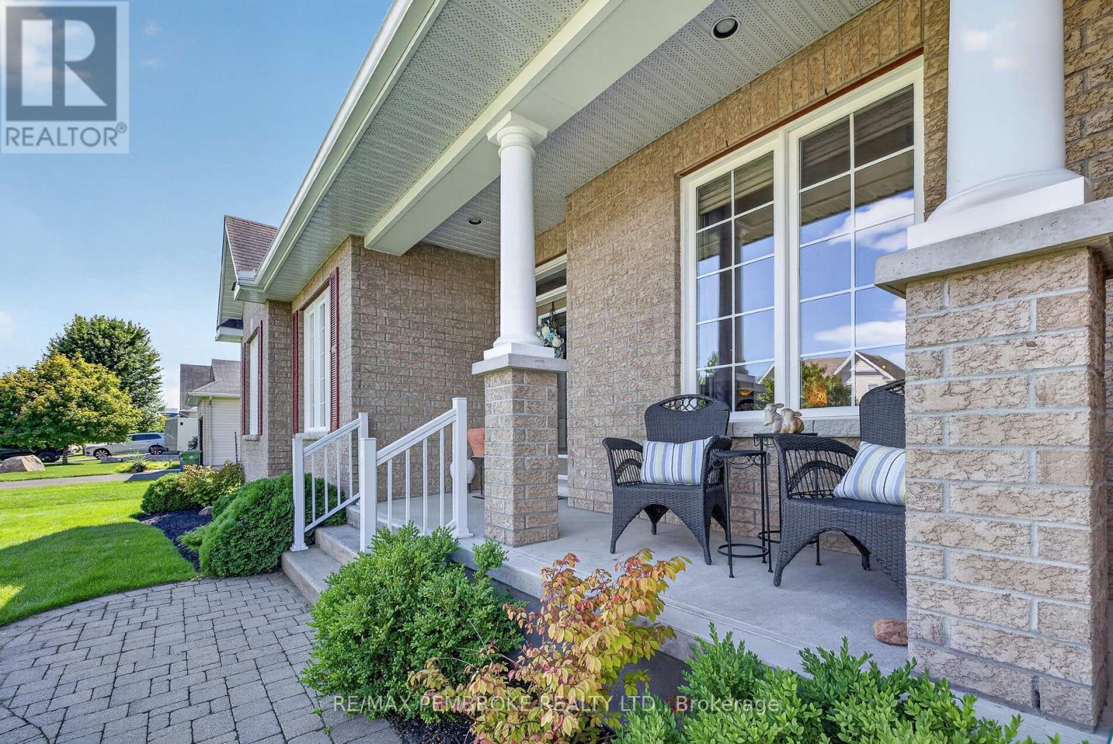 26 Bedard Boulevard, Petawawa, Ontario  K8H 0B7 - Photo 4 - X13694664