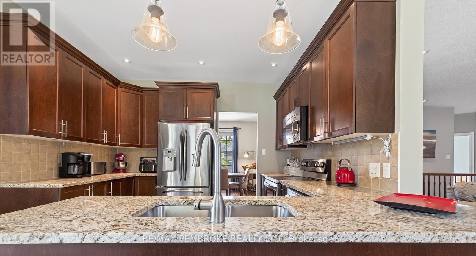 26 Bedard Boulevard, Petawawa, Ontario  K8H 0B7 - Photo 9 - X13694664