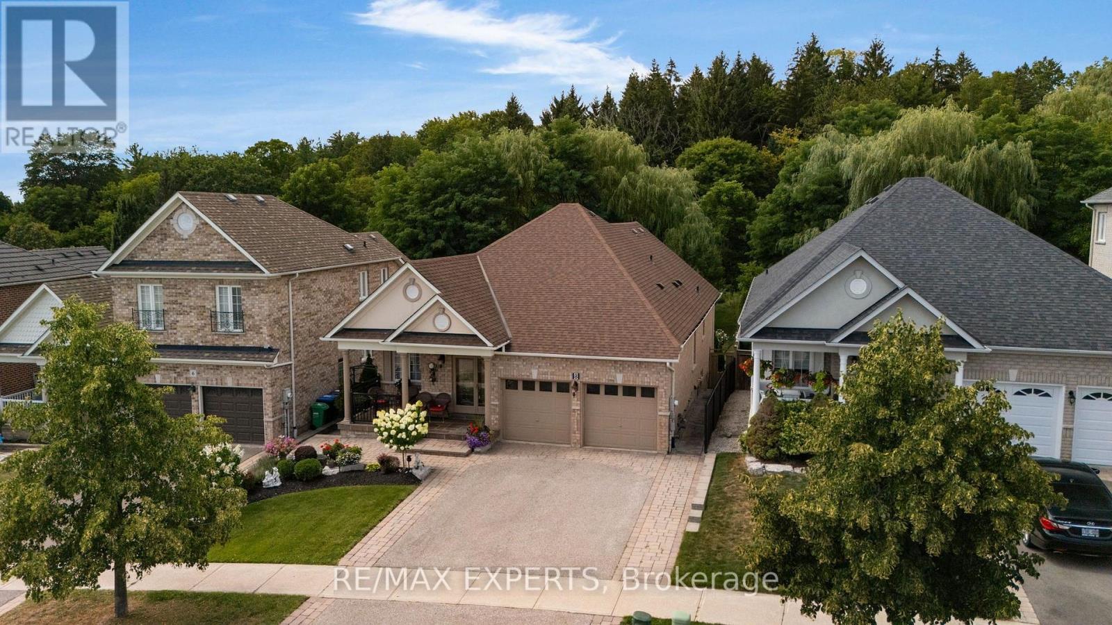 8 Evans Ridge, Caledon, Ontario  L7E 2Z2 - Photo 1 - W13694682